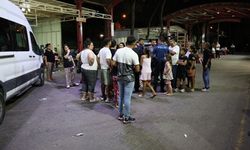 İzmir'de kavgada 9 yerinden bıçaklanan kişi ağır yaralandı