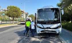 Alanya’da kaza yapan alkollü sürücünün ehliyetine el konuldu