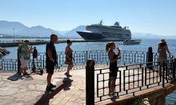 İngiliz turistler kruvaziyerle Alanya’ya geldi