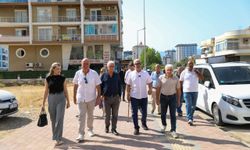 Başkan Özçelik Mahmutlar'da esnafın ve vatandaşın taleplerini dinledi