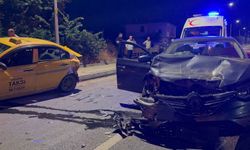 Alkollü sürücü taksiye çarptı! 1 kişi yaralandı