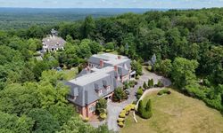 Lüks malikanenin 10 dolara devredildiği iddiası gündemde