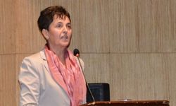 Antalya Kent Konseyi'nde Semanur Kurt yeniden başkan