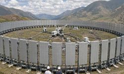 576 metrelik dev radyo teleskobu RATAN-600 uzayı inceliyor