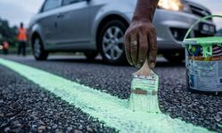 Karanlıkta parlayan yol projesi yüksek maliyete takıldı