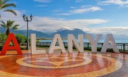 Alanya'nın eski belediye binası kültür merkezine dönüşüyor