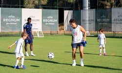 Arda Güler Antalya'da genç futbolcularla buluştu