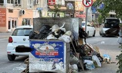 Muratpaşa'da çöp birikintileri kent estetiğini bozuyor
