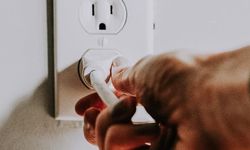 Alanya'da 3 günlük elektrik kesintisine muhtardan tepki