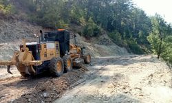 Alanya kırsalındaki yollarda bakım ve asfalt mesaisi