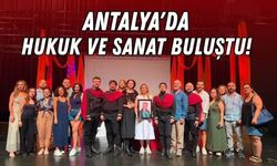 Muratpaşa'da avukatlar tiyatro sahnesinde buluştu