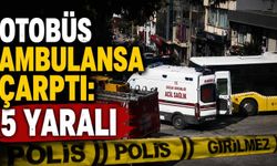 Otobüs ambulansa çarptı: 5 yaralı
