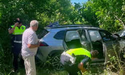 Lastiği patlayan cip şarampole uçtu: 3 yaralı
