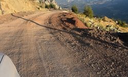 MHP'li Balta'dan yayla yollarına tepki: "Yaz bitiyor, yollar hala yapılmadı"