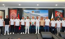Başkan Özçelik’ten Alanyaspor’a birlik mesajı