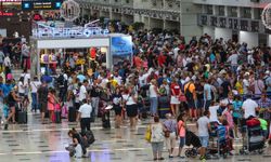 Antalya'ya gelen her 4 turistten biri Rus