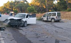 Manavgat'ta refüjü aşan otomobil faciaya yol açtı! 5 yaralı