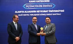 ALKÜ’nün yeşil dönüşümüne uzman övgüsü: “Türkiye için dönüşüm cesareti üretiyor”