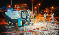 Alanya İskele’de gece mesaisi: Bölge baştan sona temizlendi