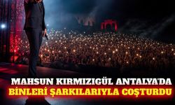 Mahsun Kırmızıgül Antalya Açıkhava Sahnesi'nde konser verdi