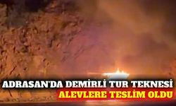 Kumluca'da demirli tur teknesi alevlere teslim oldu