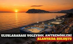 Alanya'da FIVB plaj voleybolu antrenörlük kursu başlıyor