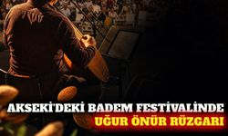 Akseki'deki Badem Festivali'nde Uğur Önür sahne aldı