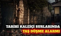 Antalya Kaleiçi surlarında taş düşme riskine demir bariyer