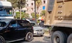 Mahmutlar Menderes Caddesi'ndeki kaza hem trafiği hem de sabırları tıkadı