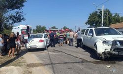 Otomobil ile kamyonet çarpıştı: 3 kişi yaralandı