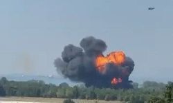 F-16 eğitim uçuşunda kaza kırıma uğradı: Pilot paraşütle kurtuldu