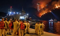 Marmaris’te Yangına Çıkarma Gemileriyle Arazöz Sevk Edildi