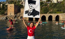 Alanya’da Zafer Bayramı coşkusu denize taşındı