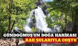 Gündoğmuş'taki Uçansu Şelalesi kar sularıyla coştu
