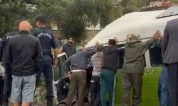 Minibüs su kanalına devrildi: 1 ölü, 2 yaralı