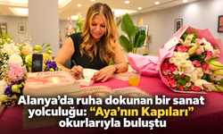 Alanya’da ruha dokunan bir sanat yolculuğu: “Aya’nın Kapıları” okurlarıyla buluştu