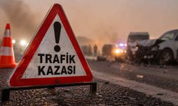 Kum fırtınası faciaya neden oluyordu: 7 araç birbirine girdi
