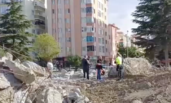 Okul yıkımında kepçeden insan kafatası ve kemikleri çıktı