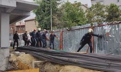 İnşaatta korkunç kaza: Demirlerin üzerine düştü