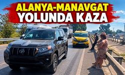 Alanya-Manavgat yolunda üç araç çarpıştı: Trafik tek şeride düştü