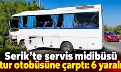 Serik’te servis midibüsü tur otobüsüne çarptı: 6 yaralı