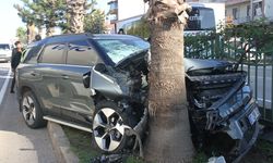 Antalya’da otomobil yayaya çarptı! İlk müdahale belediye başkanından