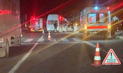 Tarım işçilerini taşıyan minibüs otomobille çarpıştı: 15 yaralı