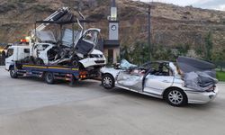 Takla atan otomobil karşı şeride geçti, 2 kişi öldü