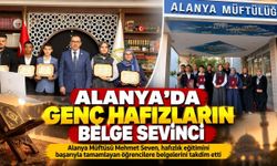 Alanya'da genç hafızların belge sevinci