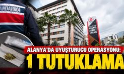 Alanya'da park halindeki araçta uyuşturucu baskını: 1 tutuklama