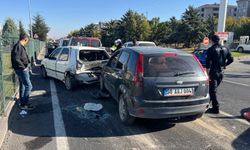 KPSS'ye yetişmeye çalışırken zincirleme kaza! 5 araç birbirine girdi, 3 yaralı