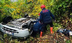 Feci kaza: Takla atan otomobilde 3 kişi yaralandı