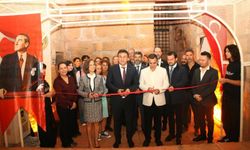 Alanya'nın tarihi Kızılkule'sinde Cumhuriyet coşkusu! Atatürk ve Cumhuriyet sanatla buluştu