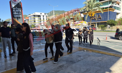 Alanya’da tefecilik ve şantaj operasyonunda 6 tutuklama